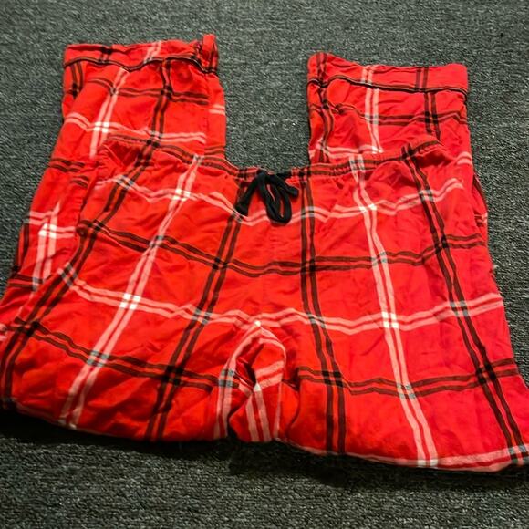 Wondershop Brand Women's Large Red Christmas Plaid Pajama Set pants and top - Picture 1 of 6
